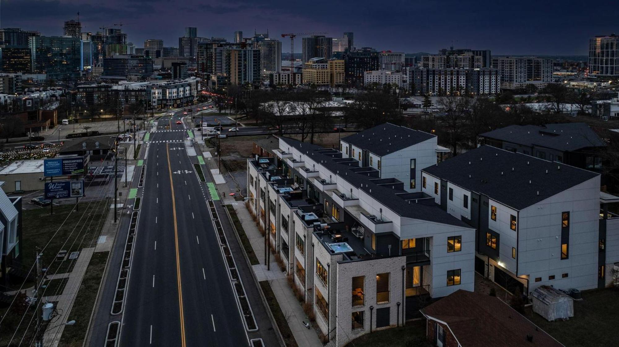 Edgehill Duo - 2 Townhomes - Mins Vanderbilt University แนชวิลล์ ภายนอก รูปภาพ